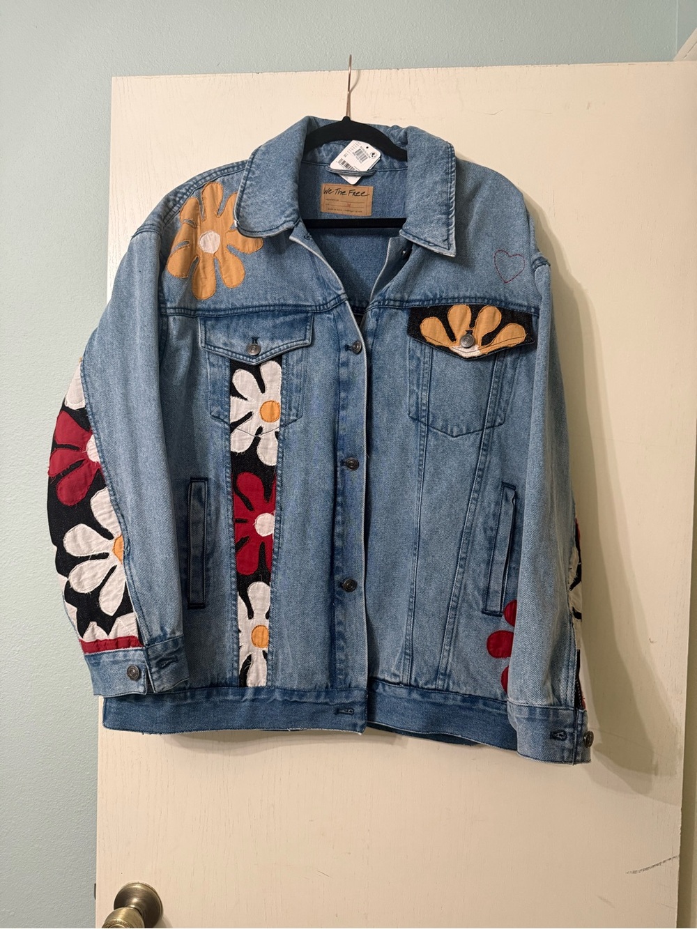 Free People Annie’s Flower Boho Trucker Denim Jacket - Size M NWT - Picture 3 of 11